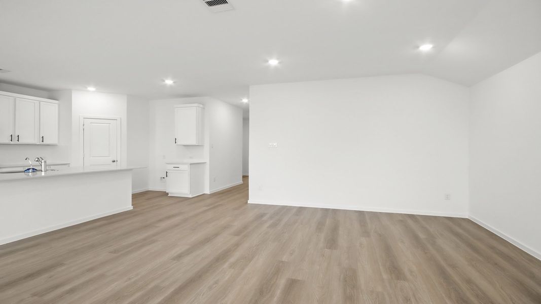 Representative unfurnished interior of a home built from the Huntsville by D.R. Horton in Mill Creek, Magnolia (Image 13).