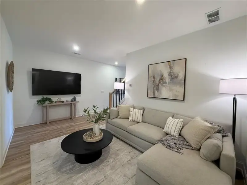 Furnished interior view inside a new home in , Waleska (Image 19).