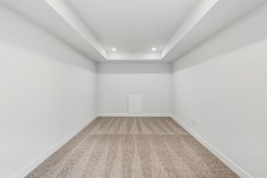 Spacious, unfurnished interior of a new home in The Colony, Bastrop (Image 24).