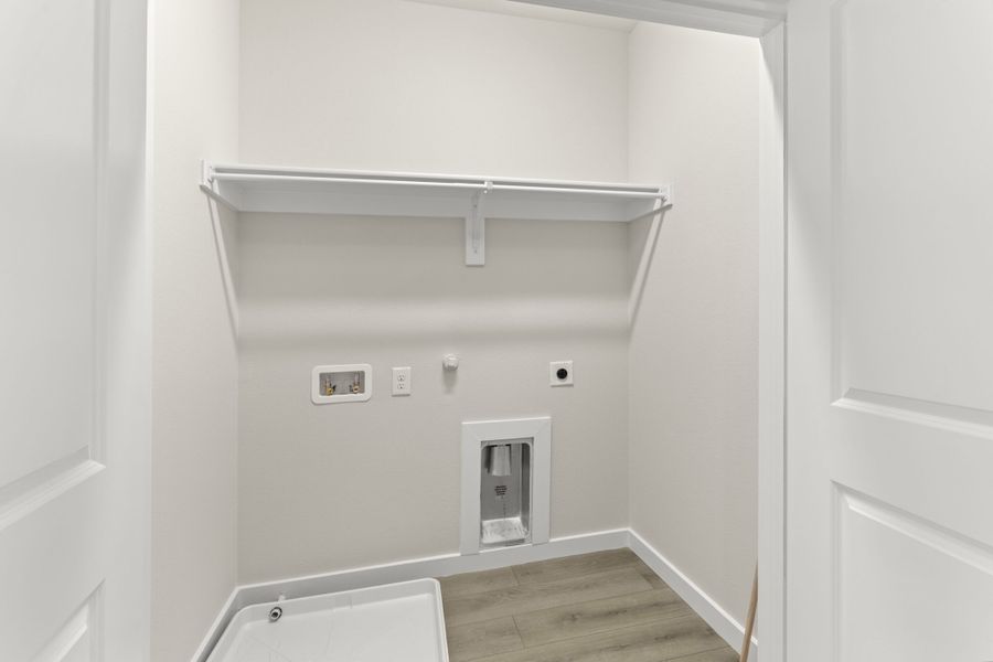 Spacious, unfurnished interior of a new home in Ten Mile Creek, Celina (Image 25).