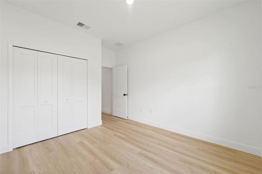 Spacious, unfurnished interior of a new home in , Ocala (Image 22).