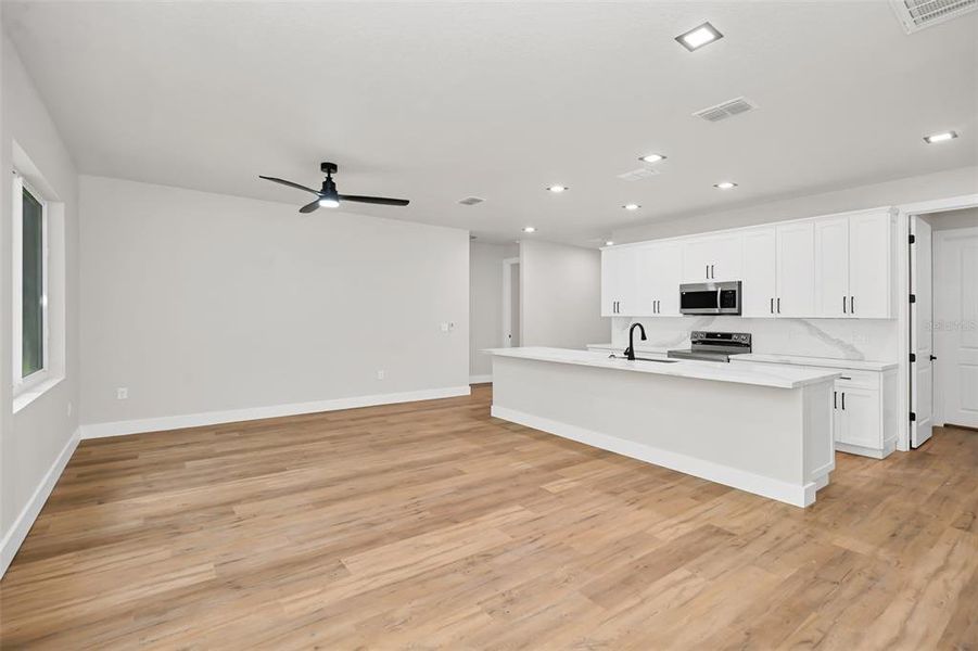 Spacious, unfurnished interior of a new home in , Dunnellon (Image 34).