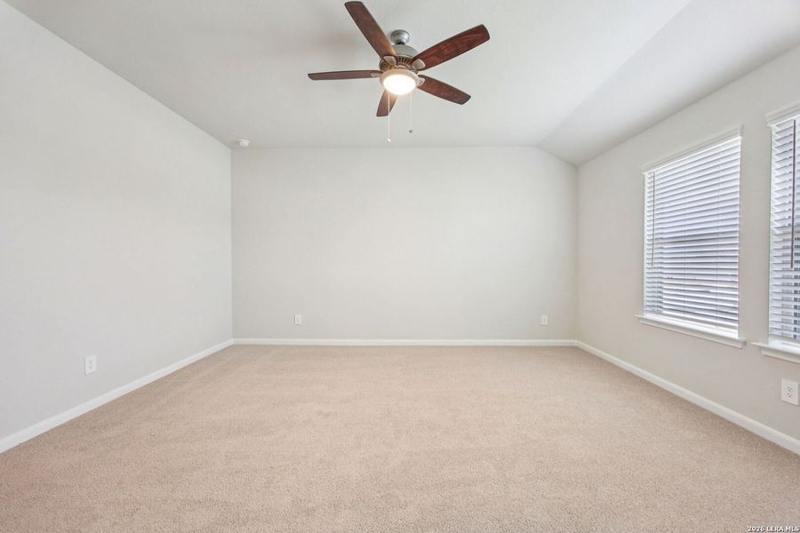 Spacious, unfurnished interior of a new home in Arcadia Ridge - Premier Series, San Antonio (Image 39).