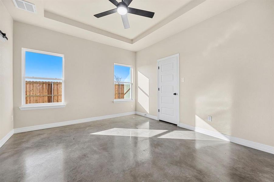 Spacious, unfurnished interior of a new home in , Killeen (Image 10).