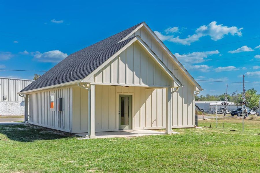 Exterior details and patio area of a home in , Sulphur Springs (Image 20). Exterior details and patio area of a home in , Sulphur Springs (Image 20).