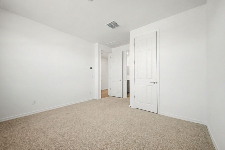 Spacious, unfurnished interior of a new home in Tierra Vistoso, Surprise (Image 10).