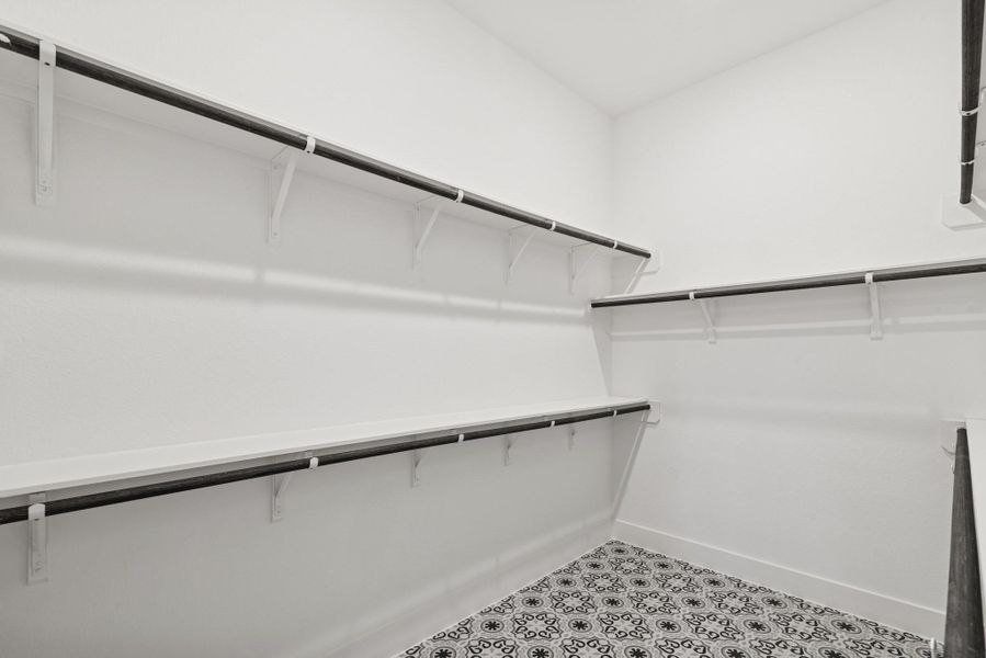 Spacious, unfurnished interior of a new home in The Highlands 40', Porter (Image 16).