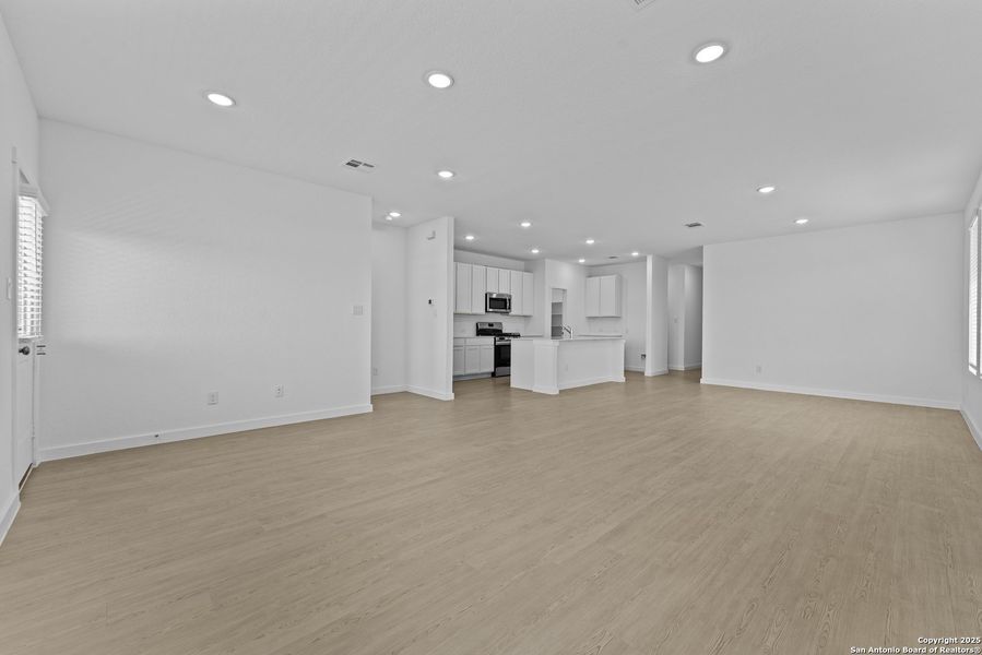 Spacious, unfurnished interior of a new home in Hidden Trails: Coastline Collection, Bulverde (Image 18).