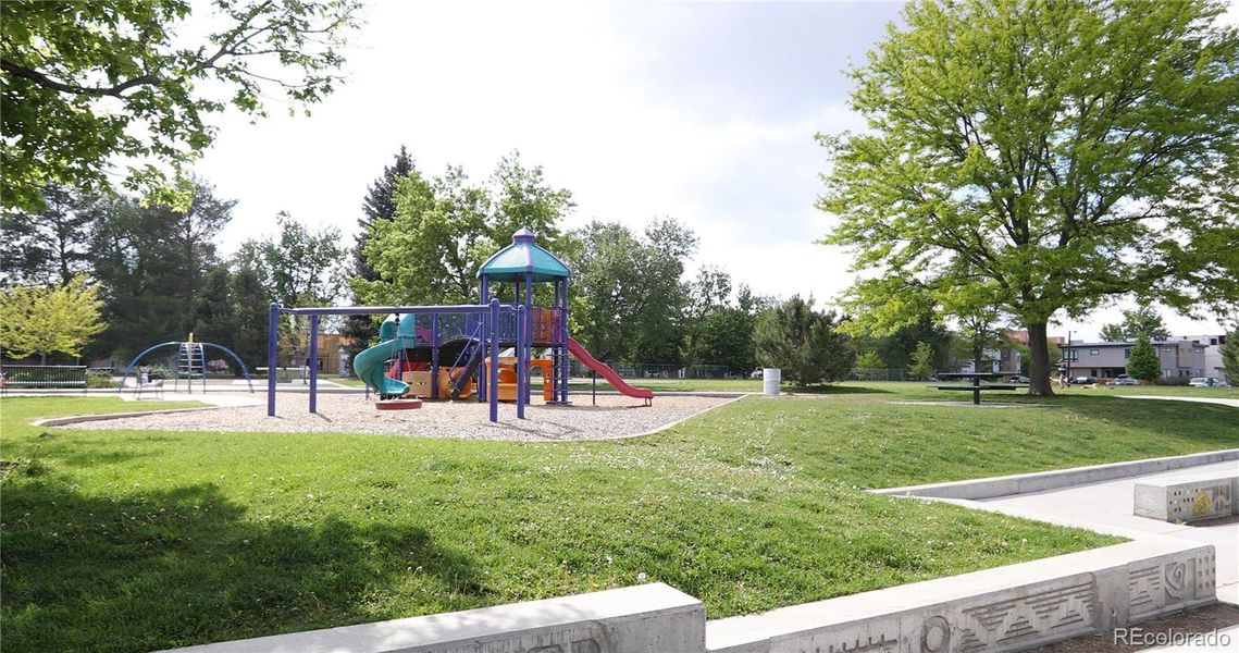 Community amenities in , Denver (Image 43).