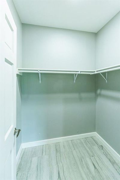 Spacious, unfurnished interior of a new home in , Walnut Springs (Image 24).