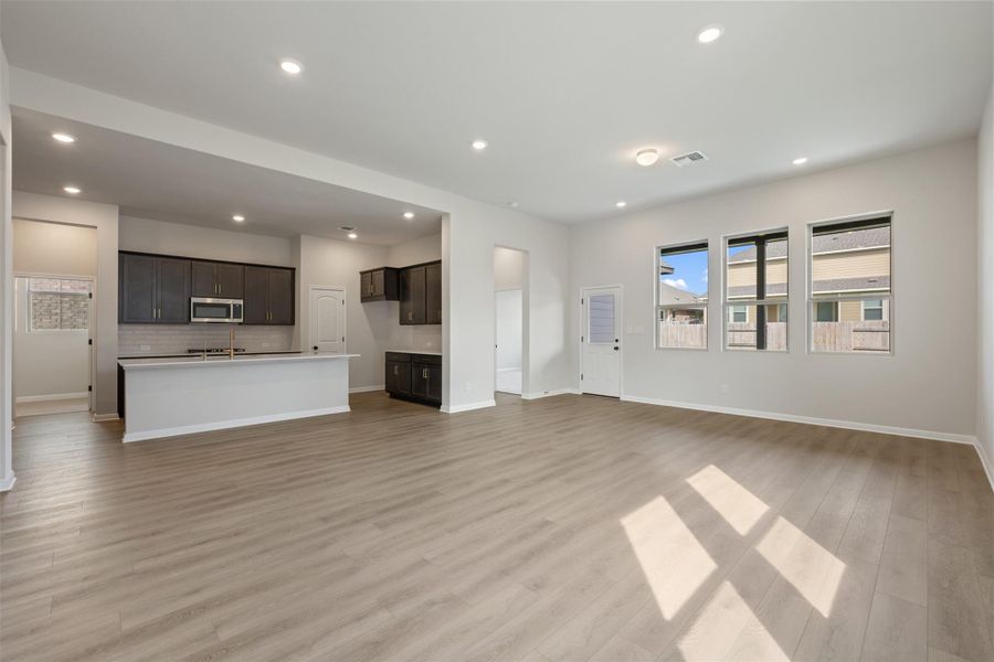 Representative images and renderings are for illustrative purposes. Actual structural options and design finishes of home may vary. Representative images and renderings are for illustrative purposes. Actual structural options and design finishes of home may vary.