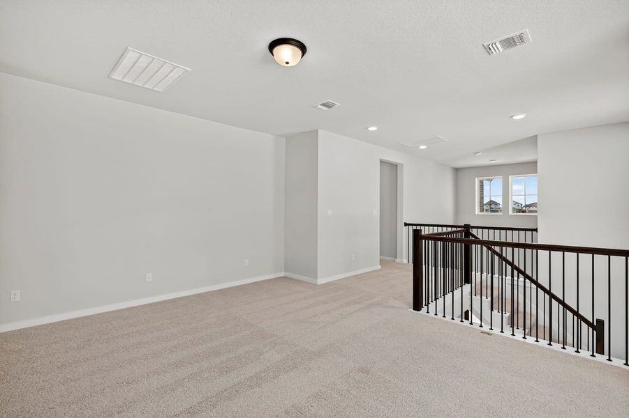 Spacious, unfurnished interior of a new home in Lariat, Liberty Hill (Image 39).