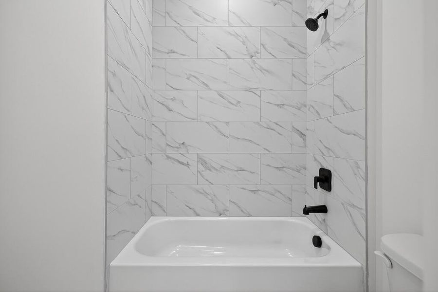 Close-up of interior finishes inside a home in Livingstone Park, Kennesaw (Image 13).