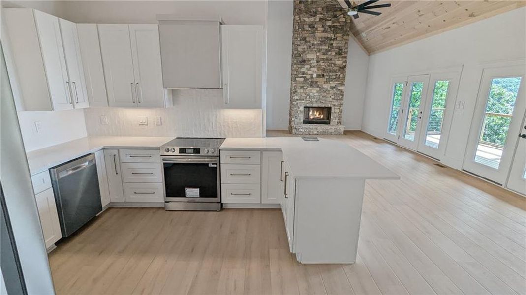 Furnished interior view inside a new home in , Jasper (Image 5).