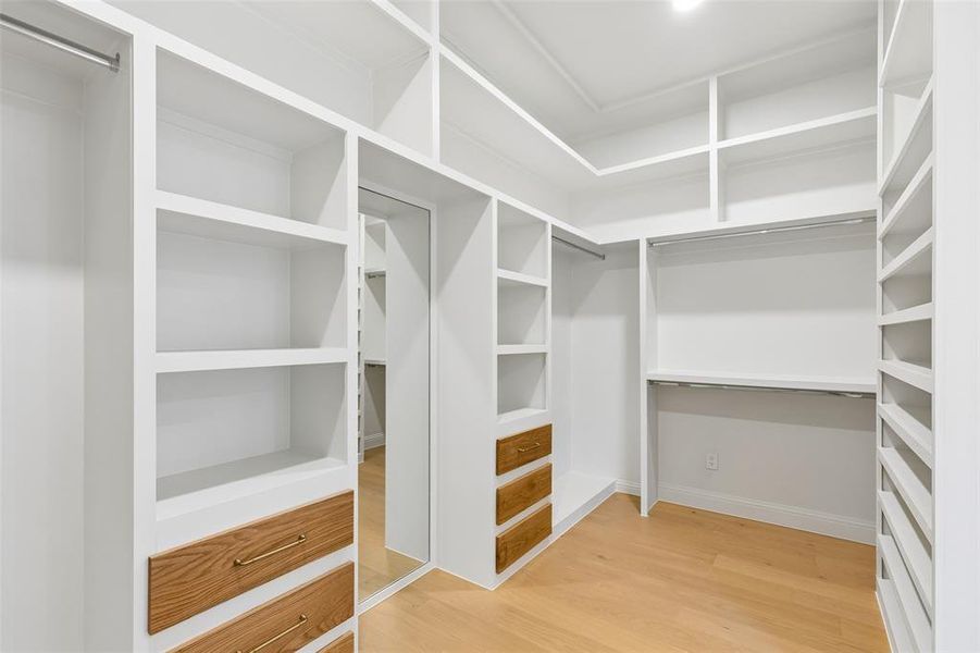 Spacious, unfurnished interior of a new home in , Dallas (Image 21).