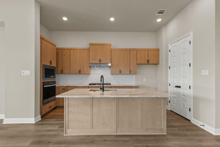 Gorgeous Open Concept Kitchen