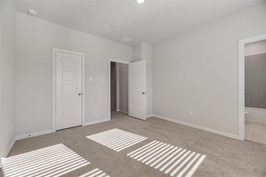 Spacious, unfurnished interior of a new home in , Frisco (Image 23).