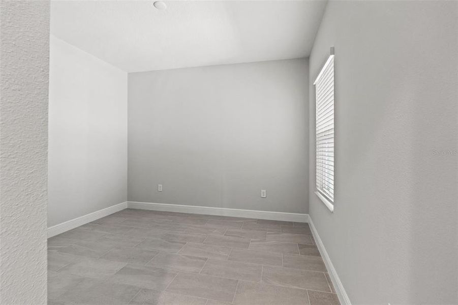 Spacious, unfurnished interior of a new home in Wysteria, Venice (Image 23).