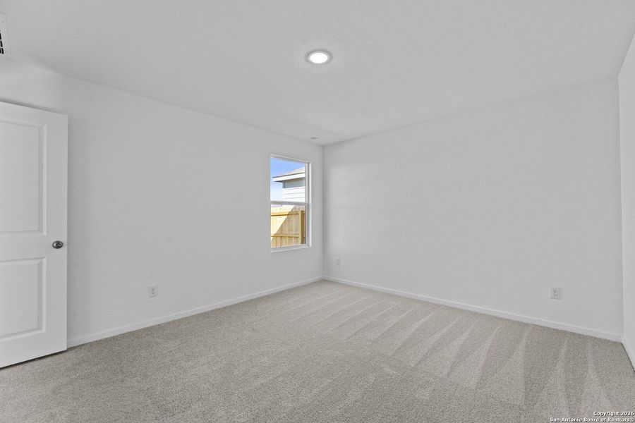 Spacious, unfurnished interior of a new home in , New Braunfels (Image 26).