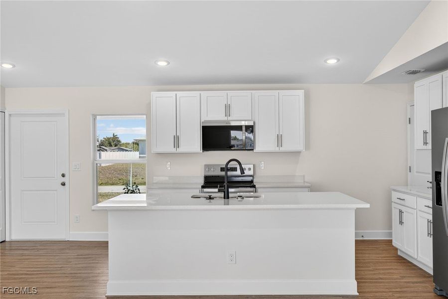 Furnished interior view inside a new home in Cape Coral, Cape Coral (Image 6).