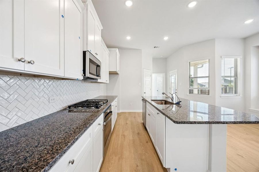 4-2021Jade_004 4-2021Jade_004