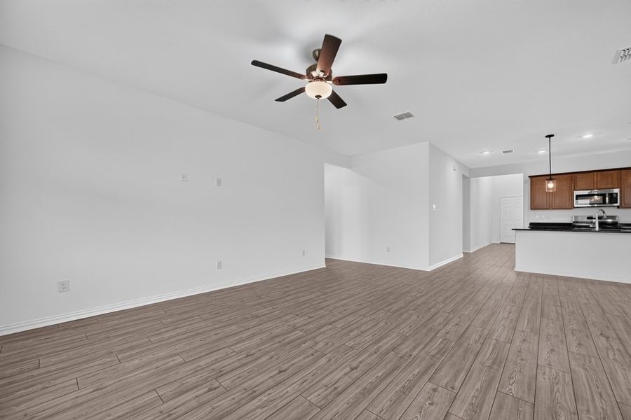Spacious, unfurnished interior of a new home in River Ridge, Crandall (Image 13).