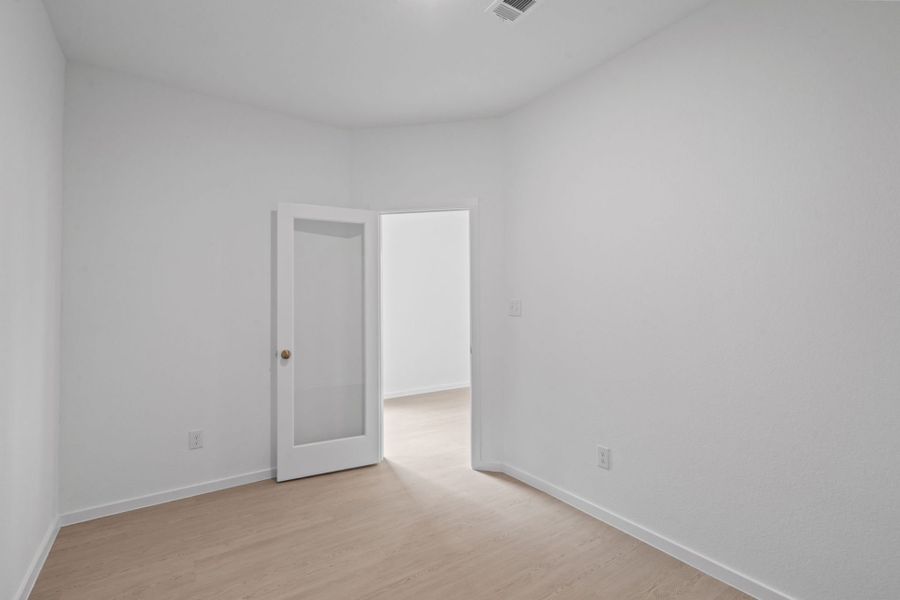 Spacious, unfurnished interior of a new home in Montgomery Bend, Montgomery (Image 14).