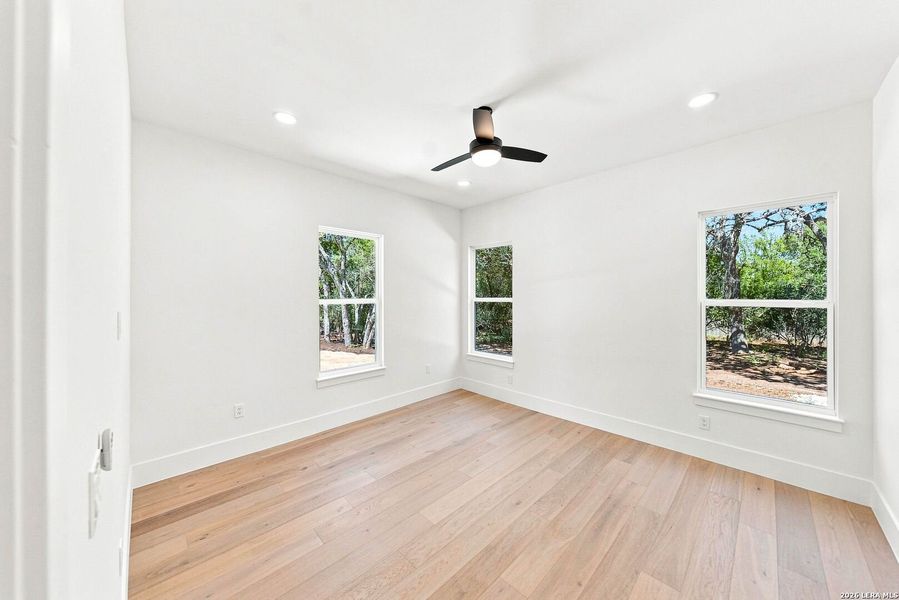 Spacious, unfurnished interior of a new home in , Boerne (Image 23).
