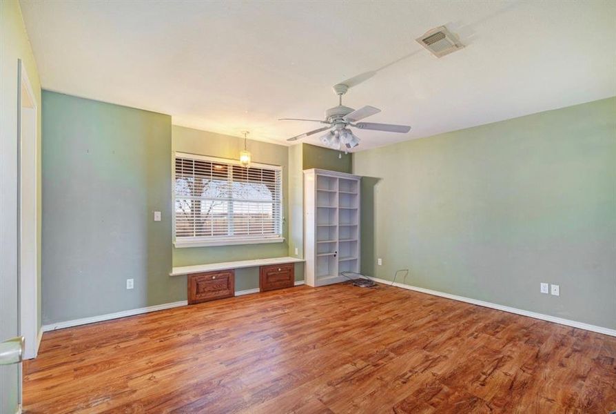 Spacious, unfurnished interior of a new home in , Paris (Image 24).