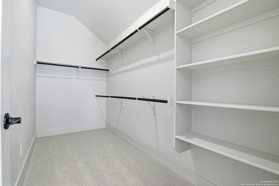 Spacious, unfurnished interior of a new home in Ventana - 60', Bulverde (Image 26).