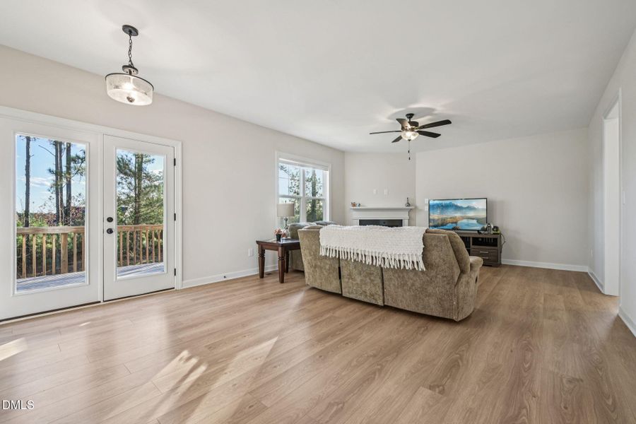 6-web-or-mls-Fescue-S1111-006