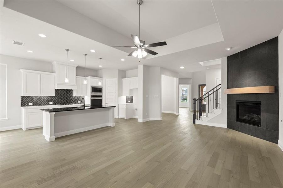 08. 3301 Agnew - Family (2) 08. 3301 Agnew - Family (2)