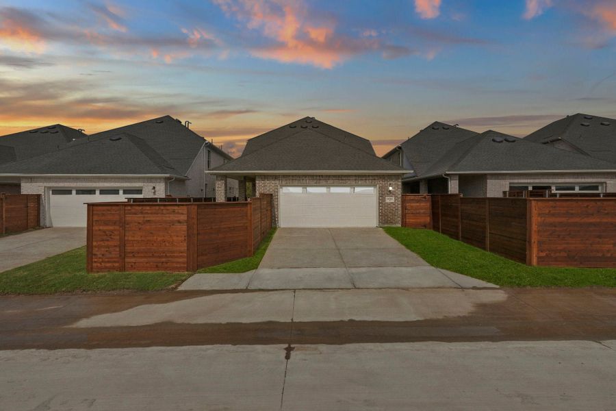 4br New Home in Mesquite, TX.  - Slide 5