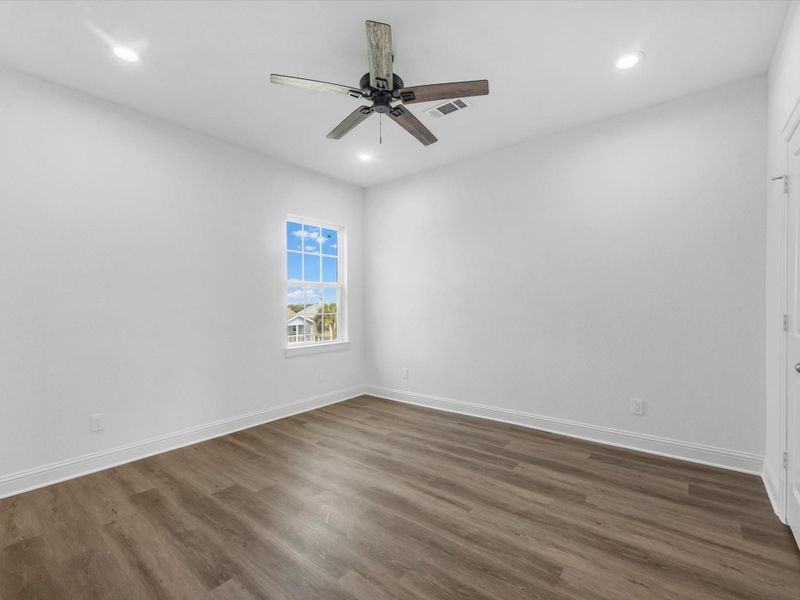 Spacious, unfurnished interior of a new home in , Galveston (Image 23).