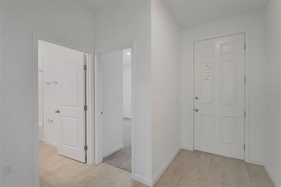 Spacious, unfurnished interior of a new home in Willowbrook North, Winter Haven (Image 11).