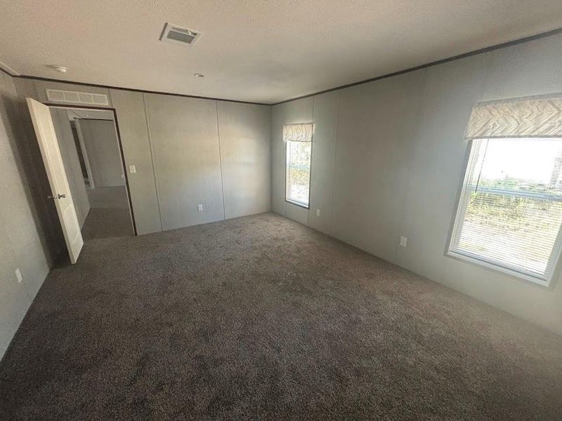 Spacious, unfurnished interior of a new home in , Santa Rosa Beach (Image 5).