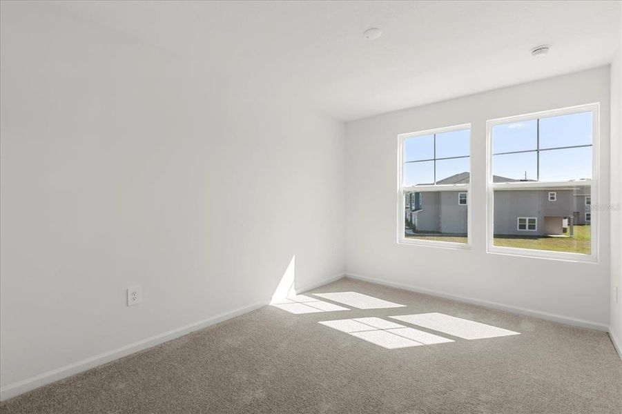 Spacious, unfurnished interior of a new home in , Ocala (Image 27).