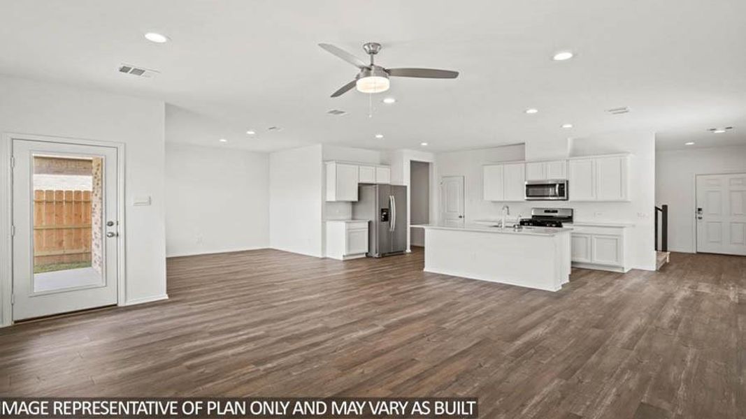 Spacious, unfurnished interior of a new home in Cypress Green, Tomball (Image 7).