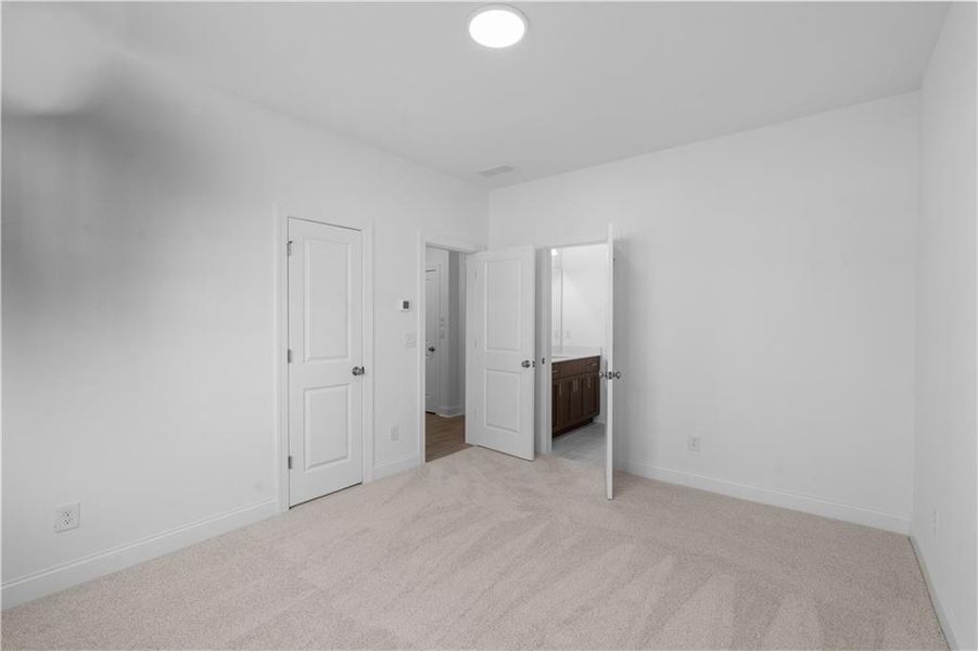 Spacious, unfurnished interior of a new home in Evanshire Townhomes, Duluth (Image 34). Spacious, unfurnished interior of a new home in Evanshire Townhomes, Duluth (Image 34).