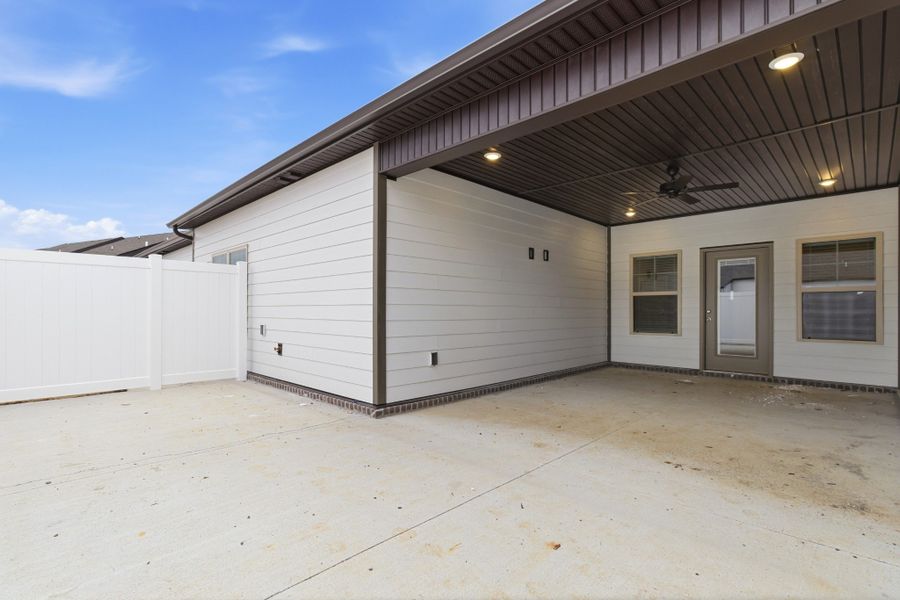 Exterior details and patio area of a home in Veterans Cove, Murfreesboro (Image 4).