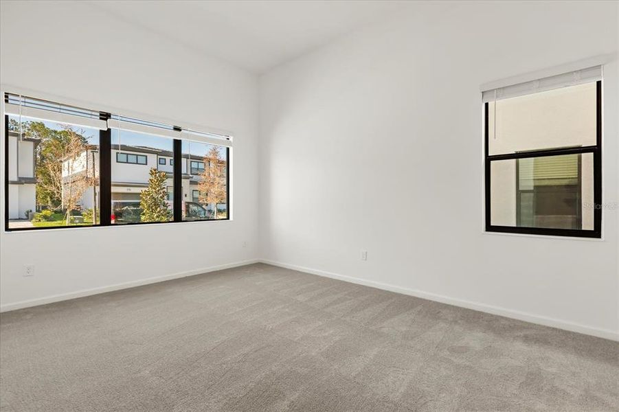 Spacious, unfurnished interior of a new home in , Orlando (Image 21).