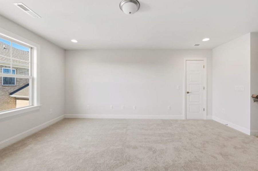 Representative unfurnished interior of a home built from the Cosmopolitan by Keystone Homes NC in Weybridge, Burlington (Image 112). Representative unfurnished interior of a home built from the Cosmopolitan by Keystone Homes NC in Weybridge, Burlington (Image 112).