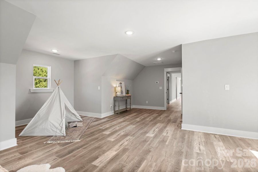 Spacious, unfurnished interior of a new home in , Denver (Image 24).