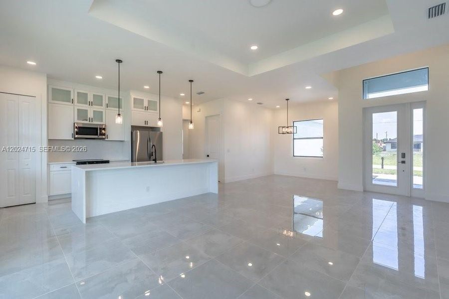 Entry/DR/Kitchen