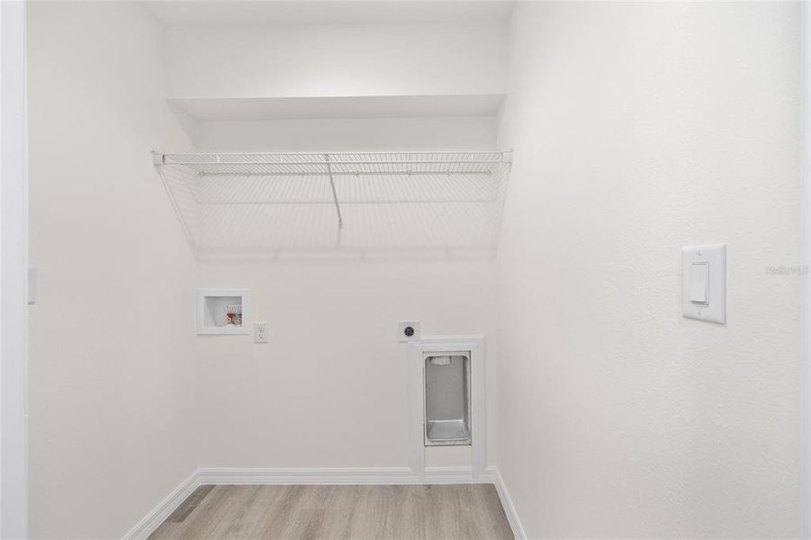 Spacious, unfurnished interior of a new home in , Dunnellon (Image 68).