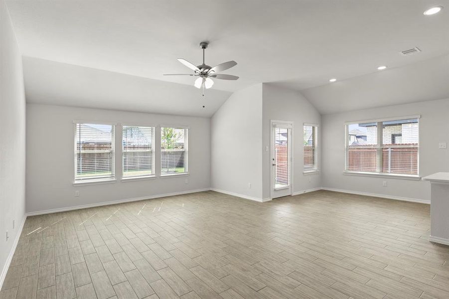 16. 3229 Timineri - Family (2) 16. 3229 Timineri - Family (2)