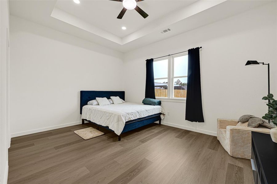 Furnished interior view inside a new home in , Conroe (Image 17).