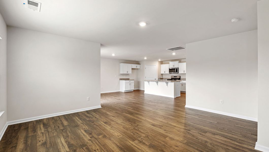 Spacious, unfurnished interior of a new home in Treemont Commons, Wellford (Image 20).