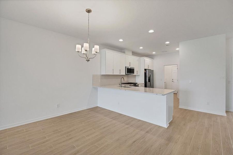 Spacious, unfurnished interior of a new home in Sweetwater at Lakewood Ranch, Bradenton (Image 41).