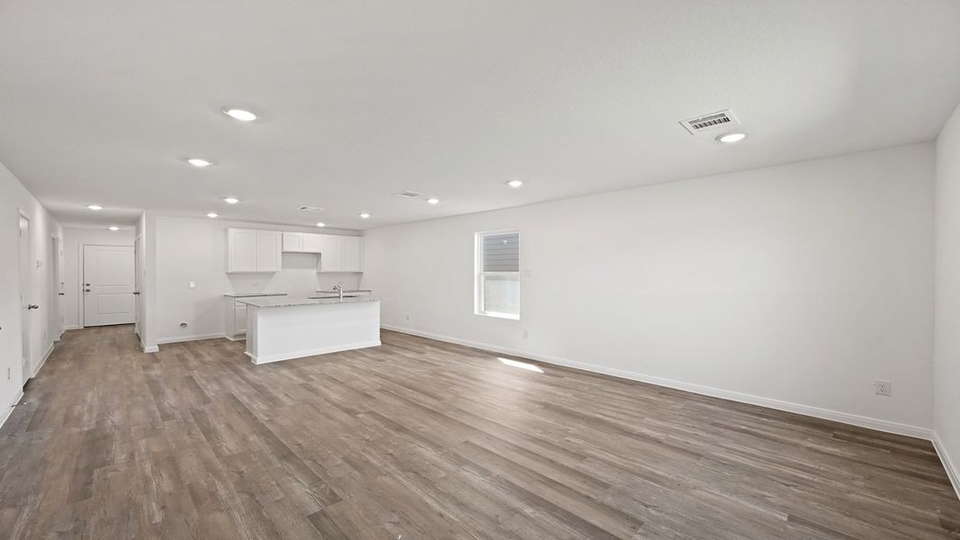 Spacious, unfurnished interior of a new home in McCrorey Trails, Conroe (Image 18).